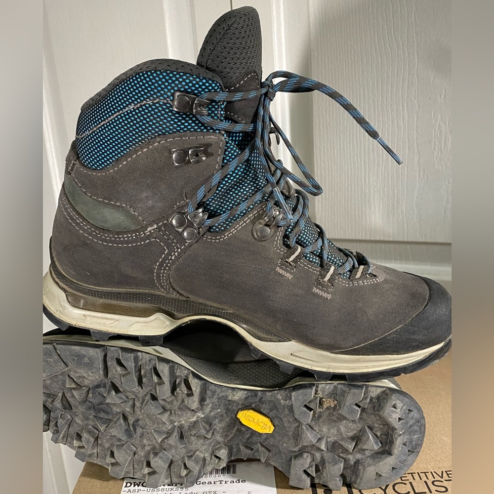 Han Wag women’s hiking boots